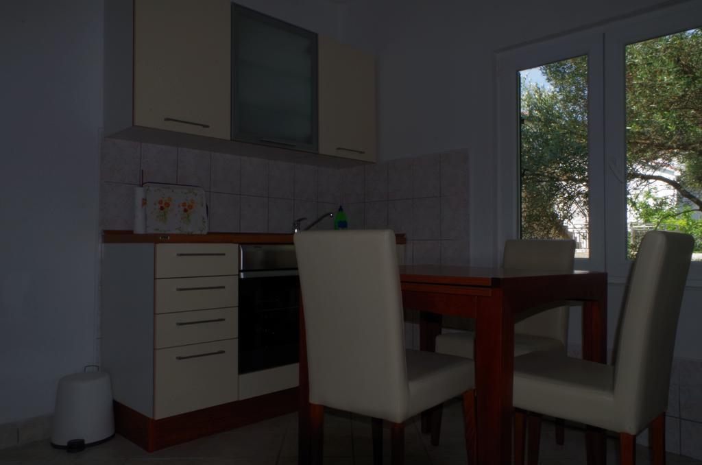 Apartmani Kusic Трпань Экстерьер фото